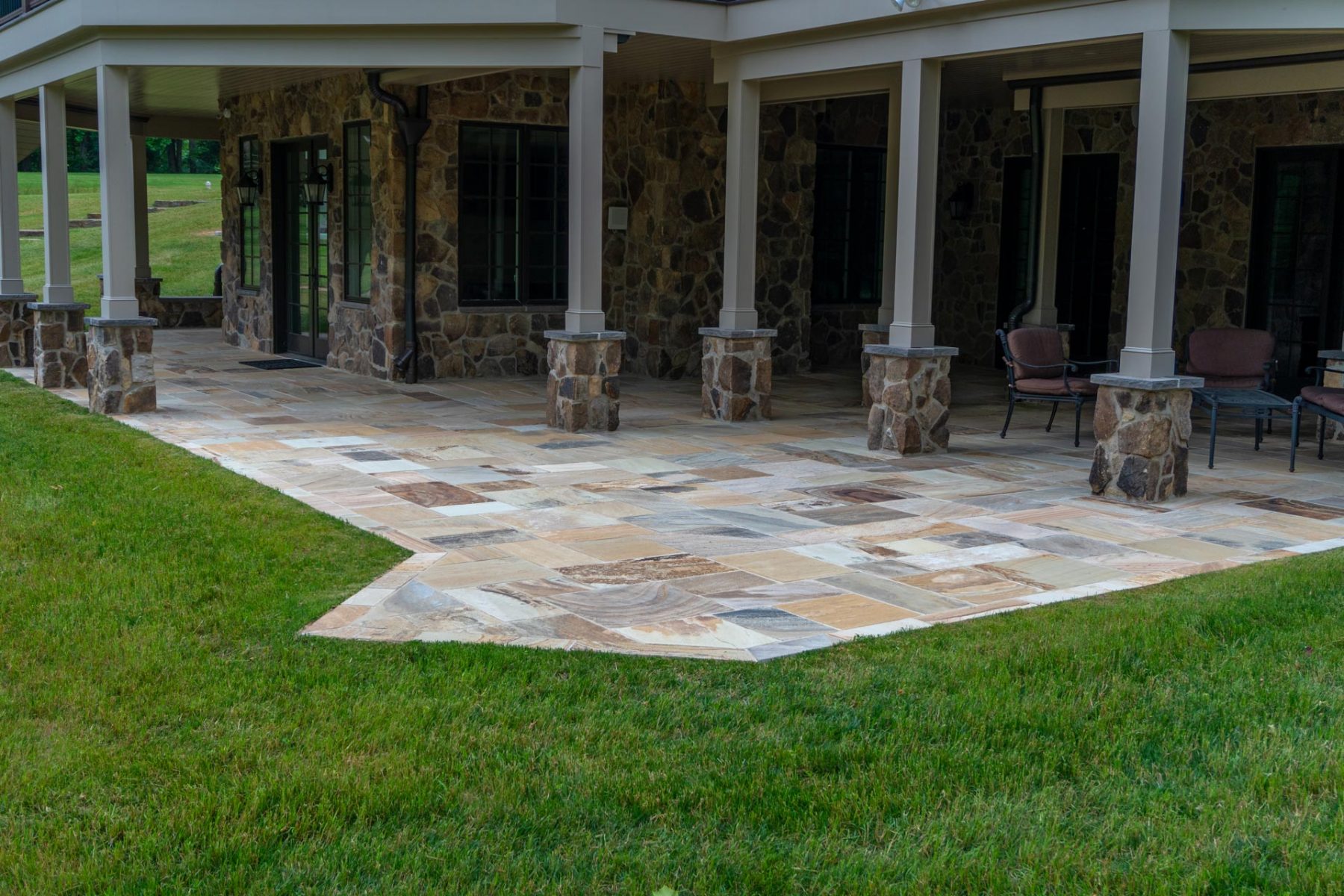 Outdoor Decks With Roofs